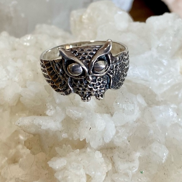 925 Sterling Silver Owl Ring - Picture 2 of 6